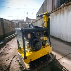 Kompaktör 4.5 Ton ileri ve geri Dizel 10hp Marşlı