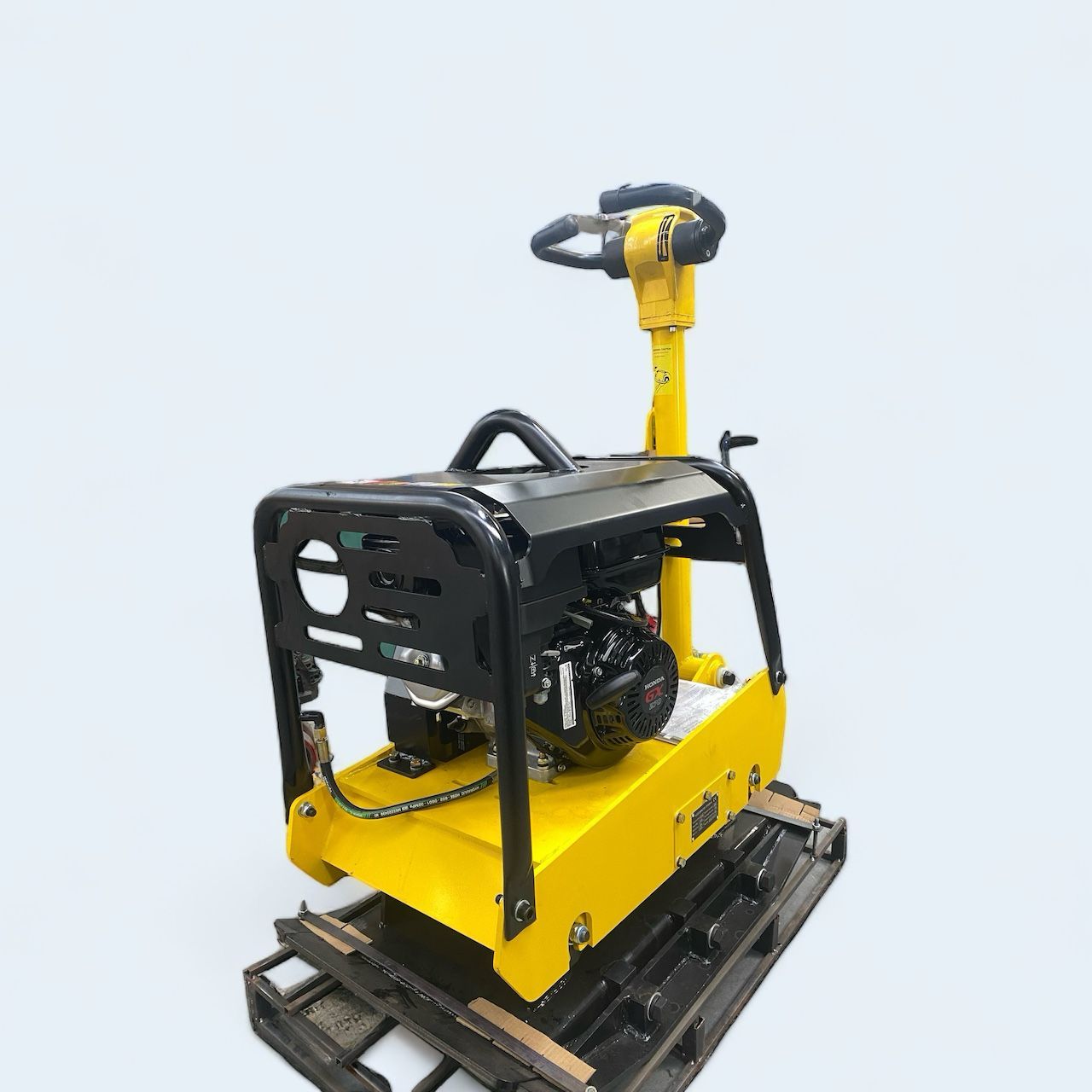 Kompaktör 4.5 Ton ileri ve geri  13 hp Honda Benzinli Marşlı